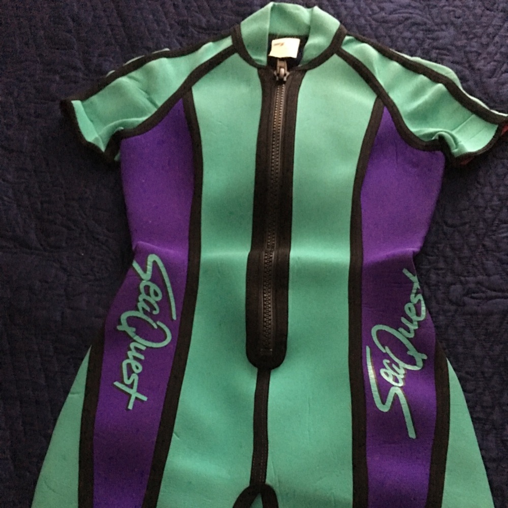 Vintage seaQuest wet suit size 10